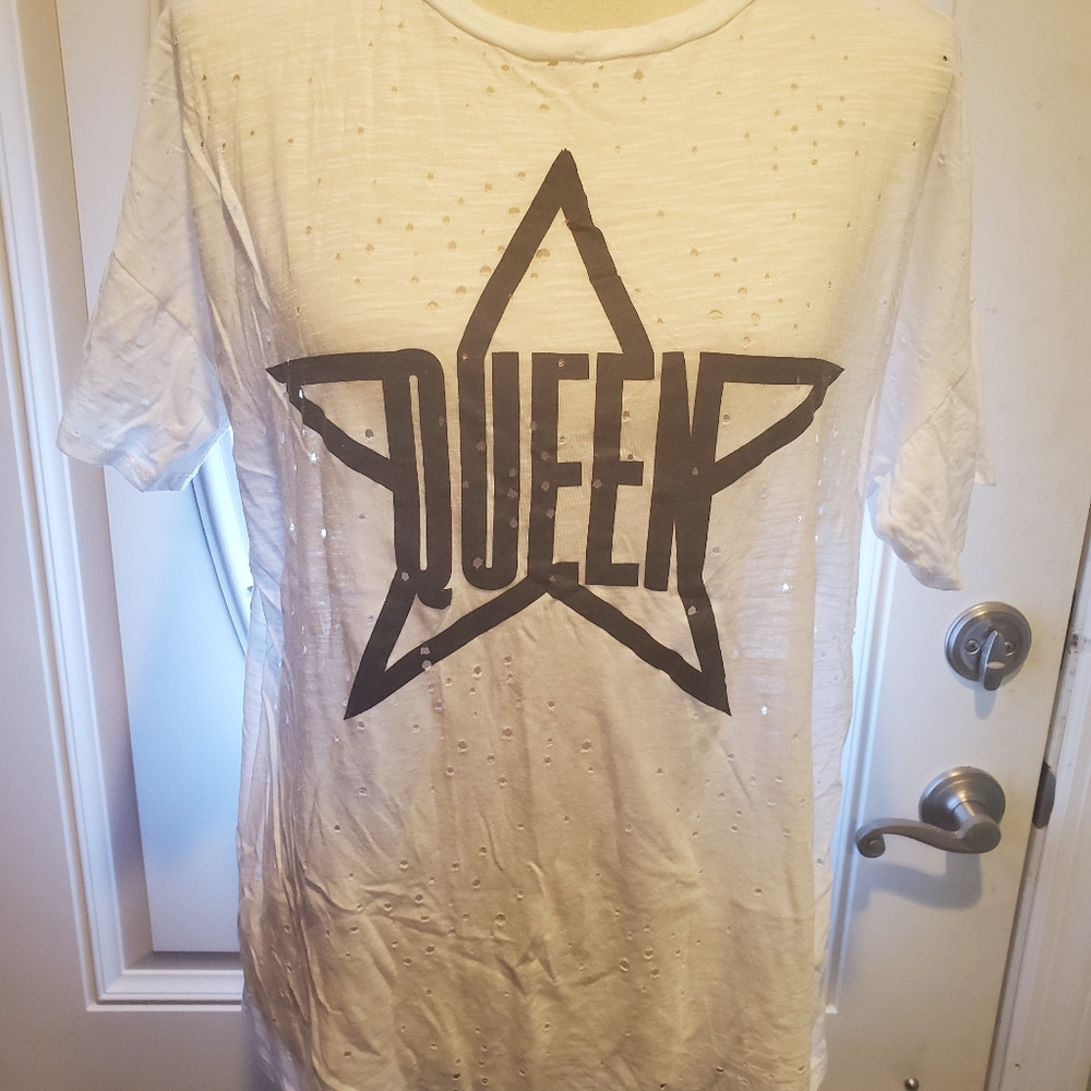 Distressed Queen Tee - Picture 1 of 3